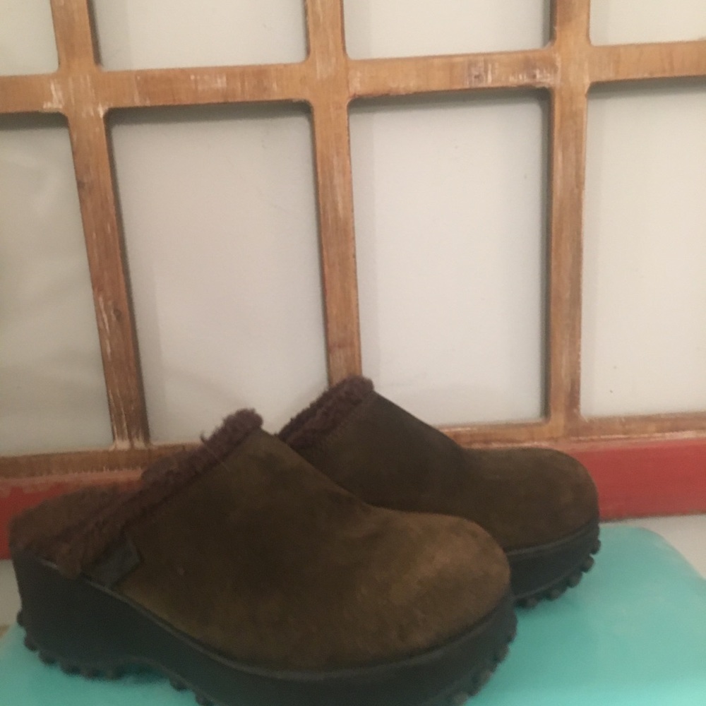 Rocket Dog Clogs - Picture 2 of 8